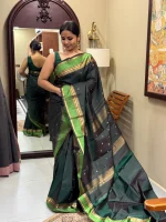 DARK GREEN KANCHEEPURAM SILK SAREE WITH CONTEMPORARY GAP BORDE